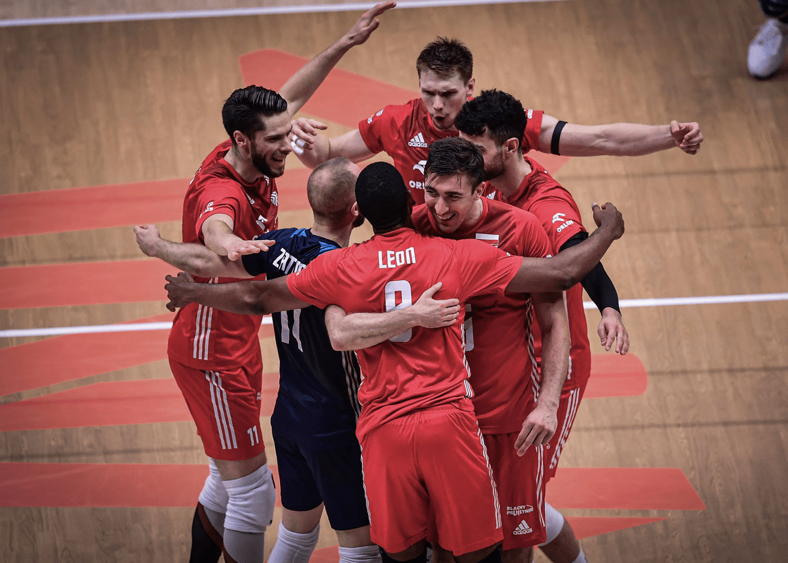 曼联横扫波兰，阿拉巴高光表现