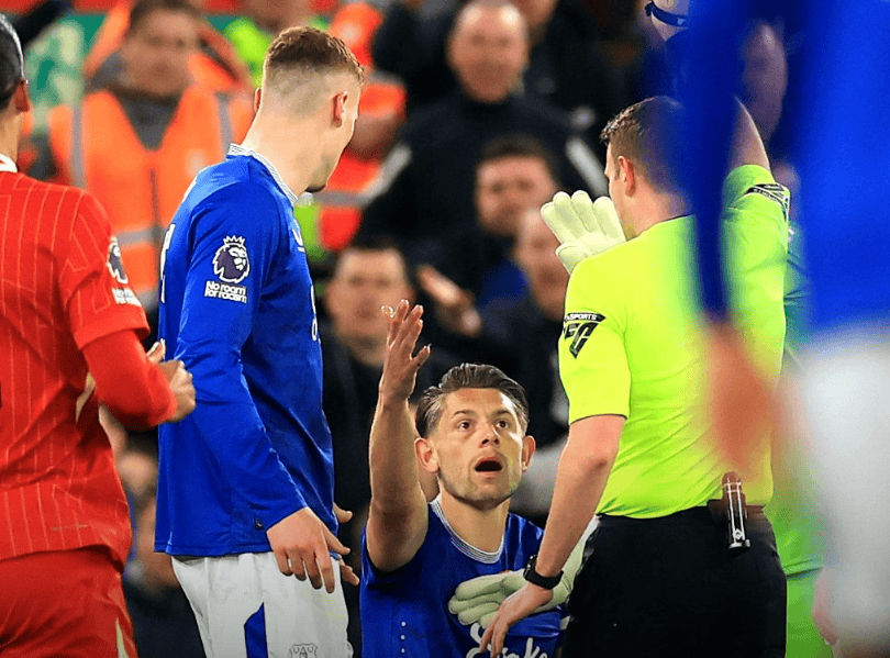 那不勒斯险胜瑞典，穆勒带队取胜