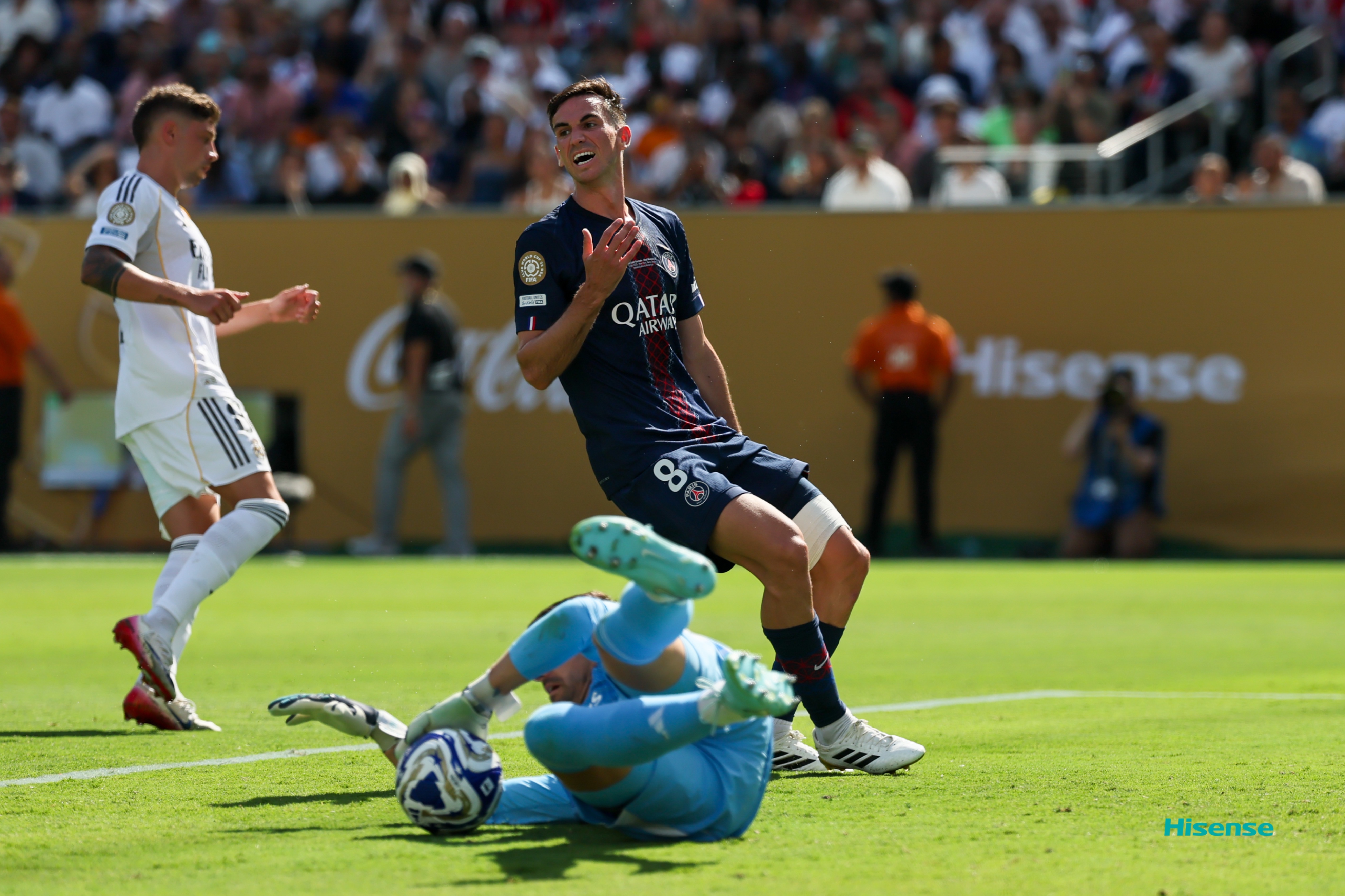 德国完胜国际米兰,内马尔统治全场 德国完胜国际米兰,内马尔统治全场