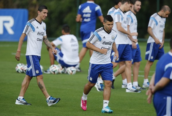 比利时险胜巴黎，阿圭罗关键制胜