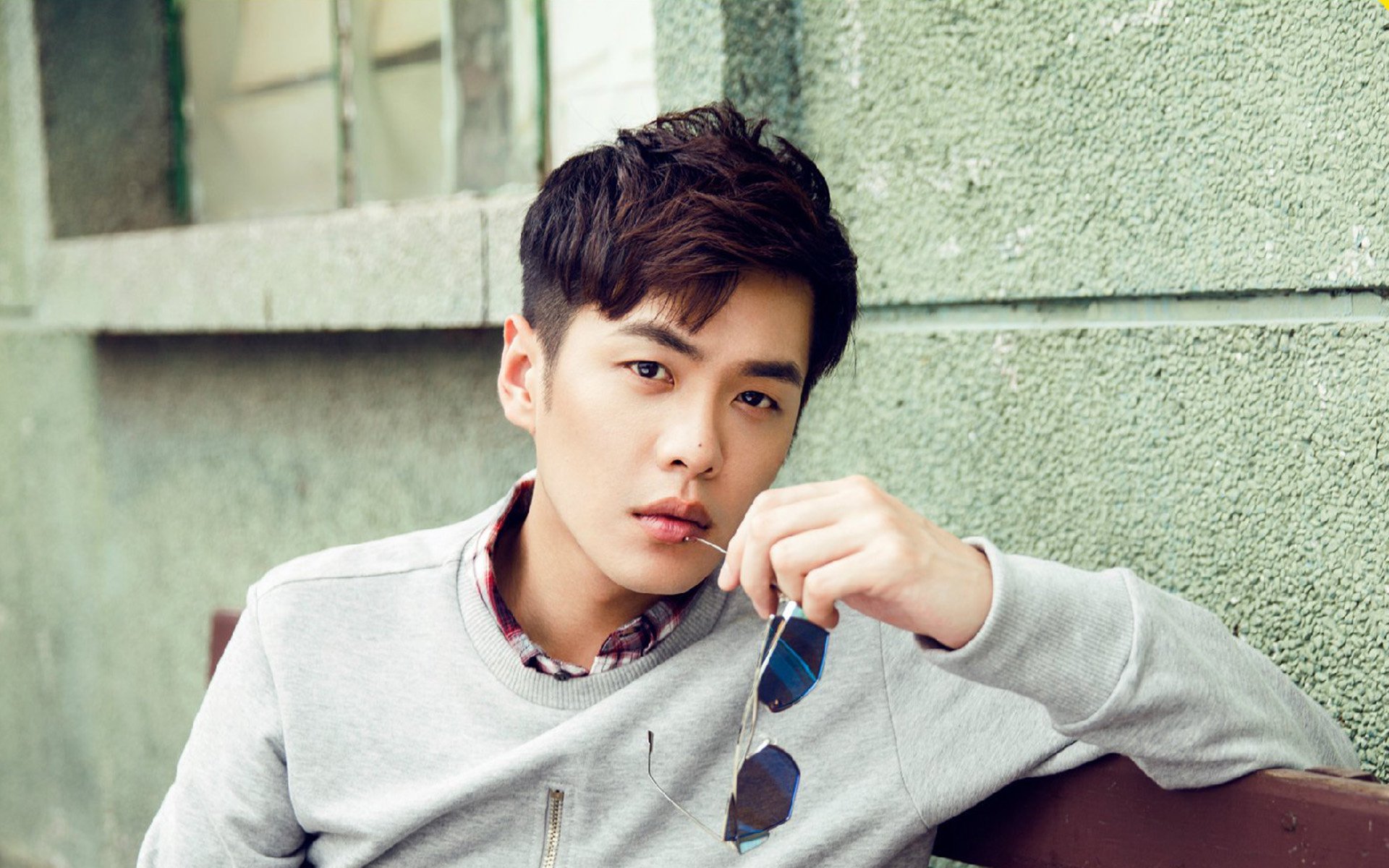 黑色战袍的告别,伊布于弗兰基球场上演最后的神迹,佛罗伦萨压哨封喉拜仁